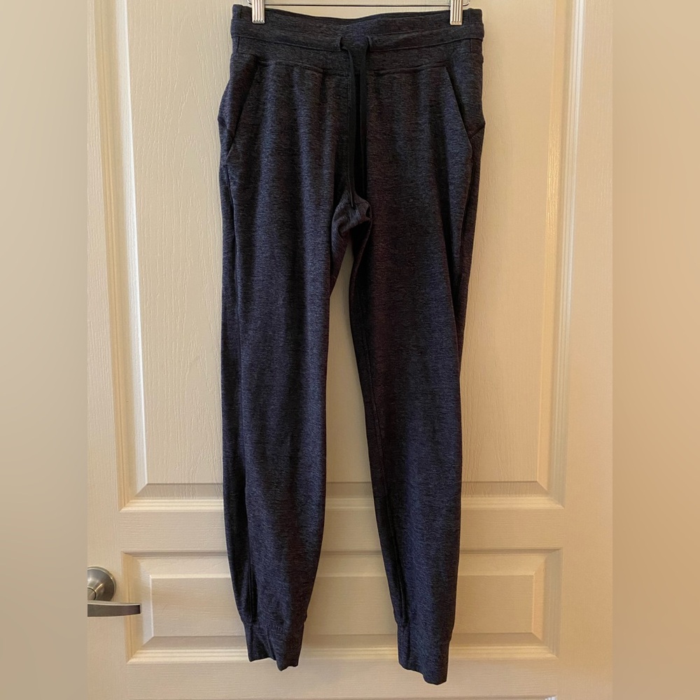 LULULEMON Ready To Rulu Pant in Heathered Dark Cast - 6